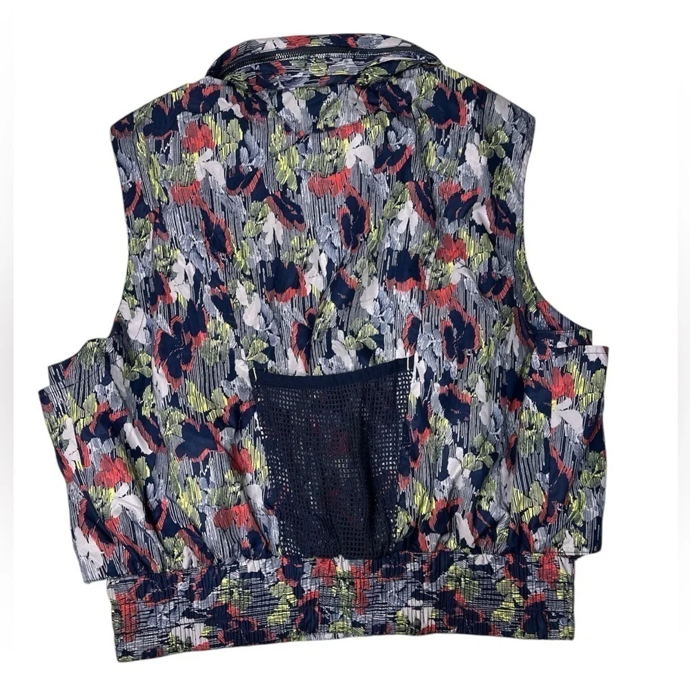 Free People Movement Off the Grid Printed Sleeveless Vest Supernova Floral Small - Picture 3 of 11